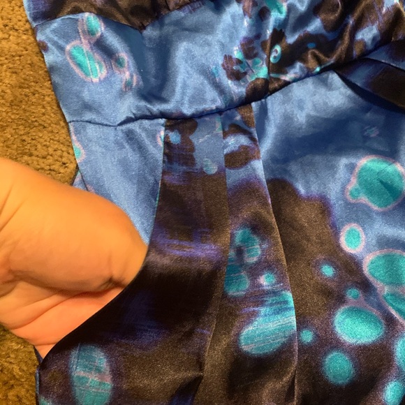 Dress - Picture 2 of 4